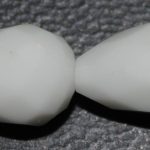 Onix blanco lágrima facetada 13*18 mm.